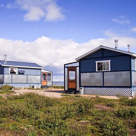 Peterson'S Point Lake Lodge Yellowknife Exterior photo