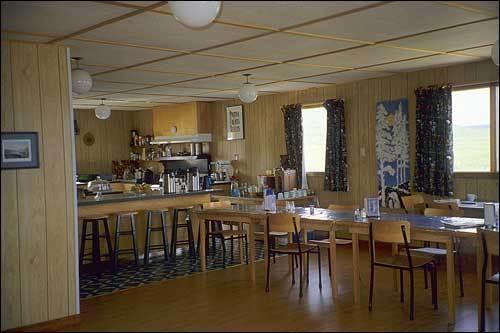Peterson'S Point Lake Lodge Yellowknife Exterior photo