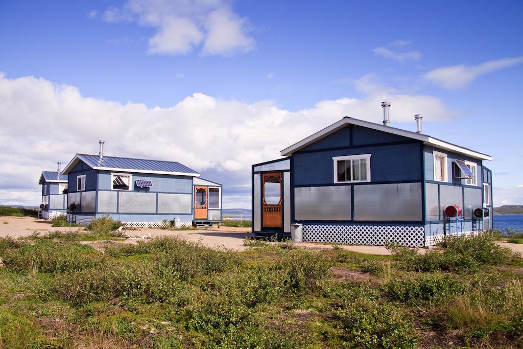 Peterson'S Point Lake Lodge Yellowknife Exterior photo
